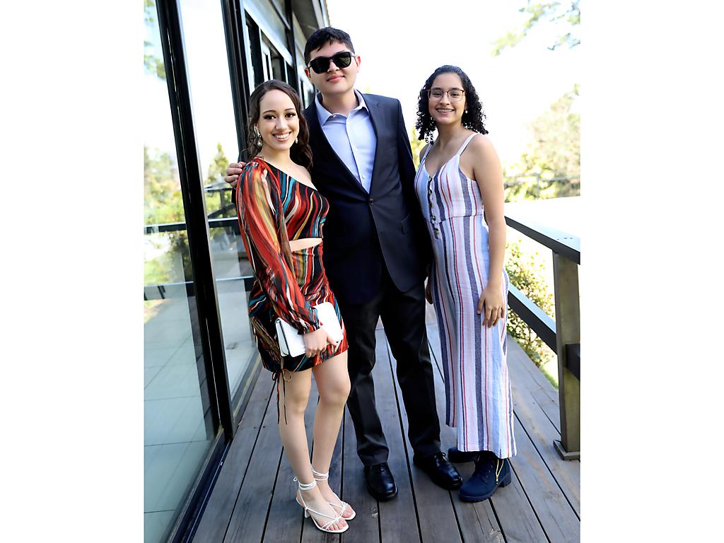 Issabella Carias, Raúl Aguilar y Elena Martínez