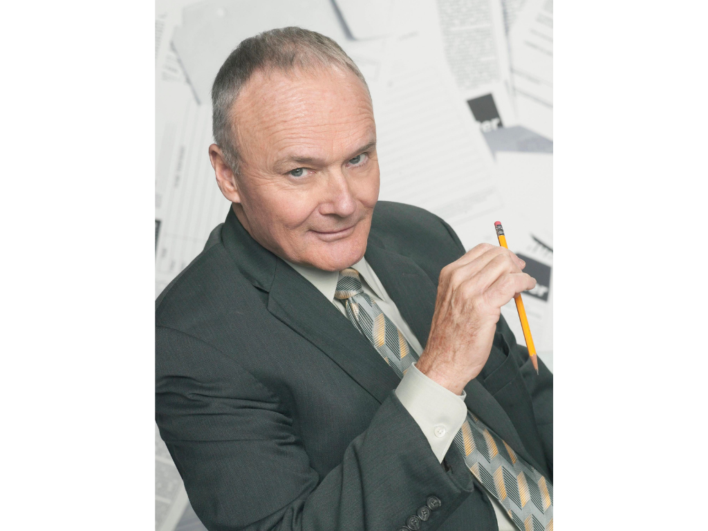 EL QUE MÁS SE ASEMEJA A SU PERSONAJETodo el elenco de la serie llegó a la misma conclusión de que Creed Bratton era idéntico en la vida real a su personaje. Luego el actor, sin saber lo que sus compañeros opinaban, declaró que Creed le parecía un tipo muy desagradable, no se parecía en nada a él y que él era buena persona. Ups.