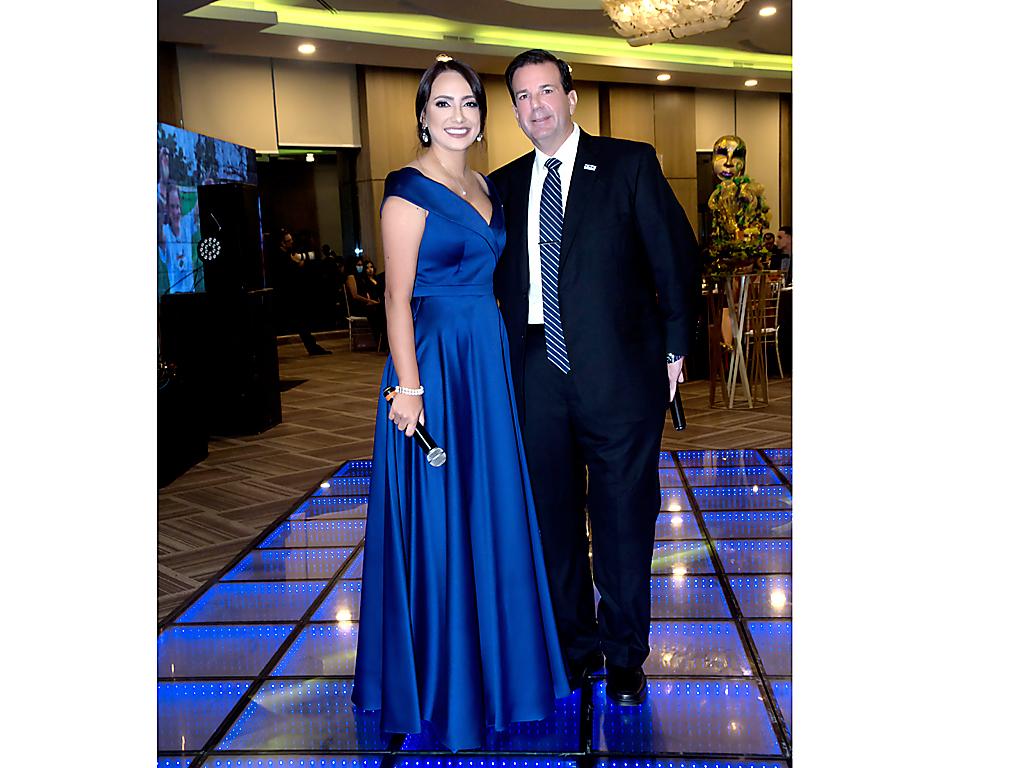 Jenny y su esposo, Ronnie Mains.