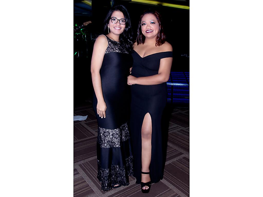 Jasmine Colindres y Keyla Benitez.