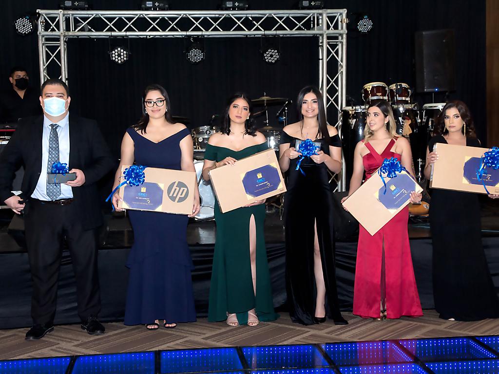 Ángelo Pineda, Lissy Castellón, Claudia Núñez, Andrea Romero, Gabriela Alfaro y Claudia Colindres.