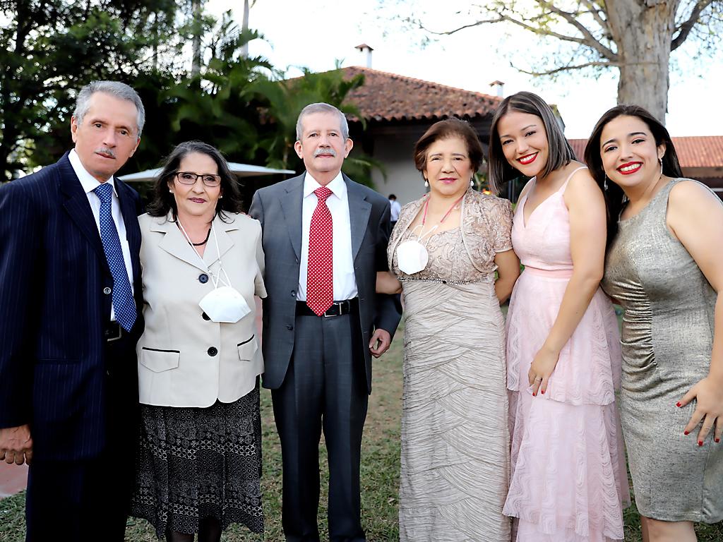 Francisco Zelaya, Norma Zelaya, Rufino Zelaya, Julia Zelaya, Marcela Zelaya y Carolina Zelay