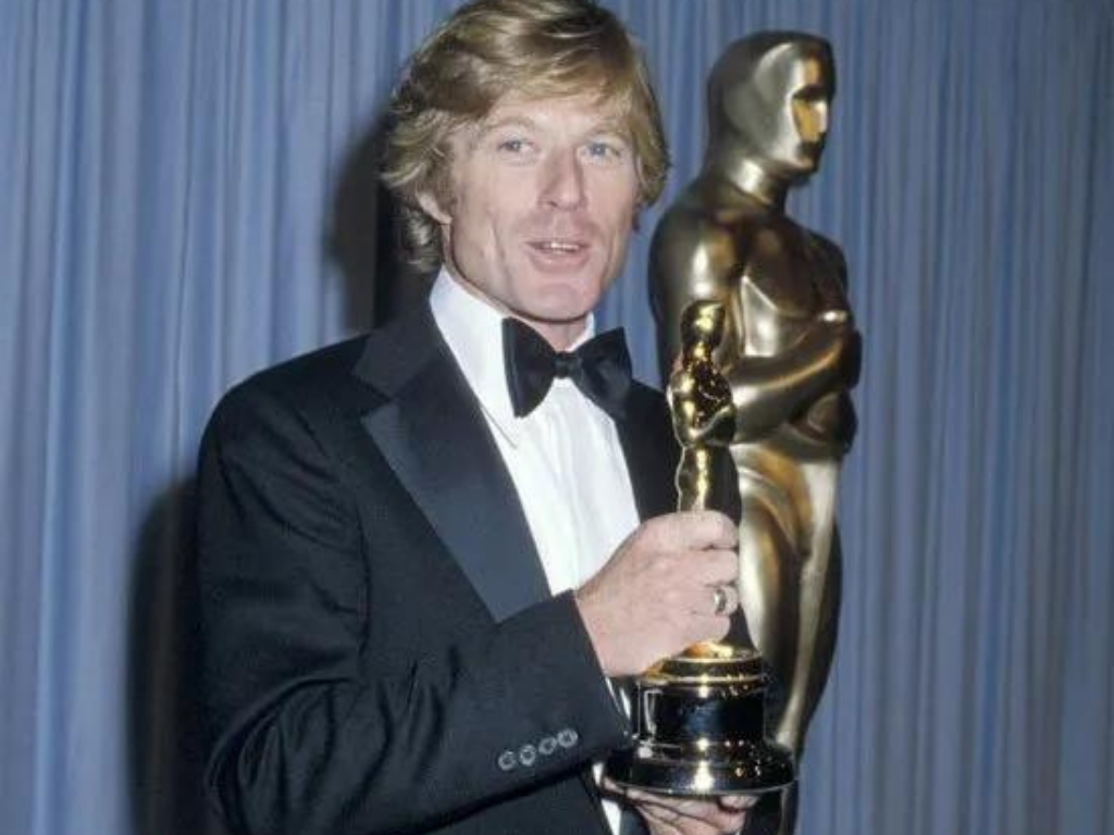 Robert Redford.Desde las premiaciones de 1981, los fanáticos de Martin Scorsese se cuestionan cómo no ganó a Mejor Director por ‘’Raging Bull”. El cineasta fue vencido por Robert Redfod con ‘’Ordinary People’’.