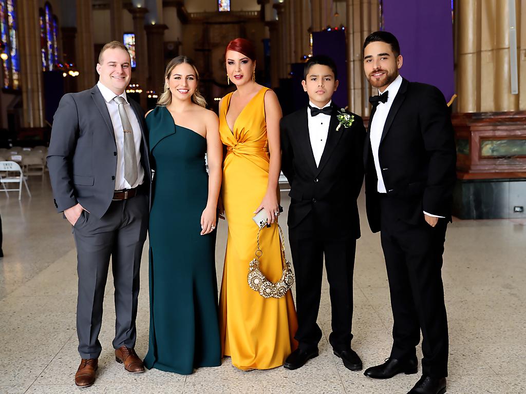 Derek Herzog, Lorella, Rosamaría, Mirko y Miro Cuculiza