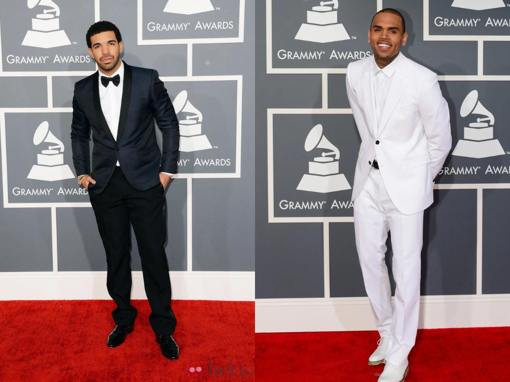 Drake y Chris Brown.Los rumores mencionan que la pelea fue debido a un triángulo amoroso con Rihanna. Fue en 2012 que Drake y Chris coincidieron en un bar de Manhattan y, según algunas publicaciones explican, Brown inició un altercado mandándole una botella de champagne valorada en dos mil dólares al intérprete de “One Dance”, acompañada de un supuesto mensaje cruel: “Todavía me acuesto con Rihanna”. Luego de esto, iniciaron los golpes entre ellos y sus acompañantes. Pero al parecer el único afectado fue Brown ya que resultó con la barbilla cortada. 