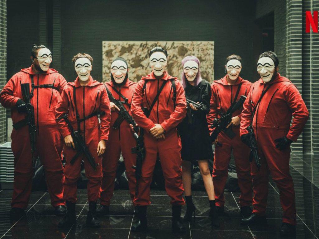 La casa de papel: Corea. Ladrones se apoderan de la Casa de la Moneda en Corea. ¿Podrá la policía liberar a los rehenes y detener a los hechores? Estreno 24 de junio. 