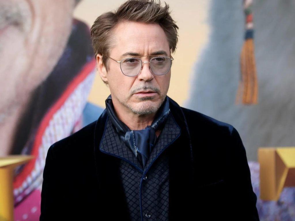 Aunque en el primer avance no aparece, está confirmado que veremos dentro del cast a Robert Downey Jr, el tan amado Iron Man de Marvel Studios. 