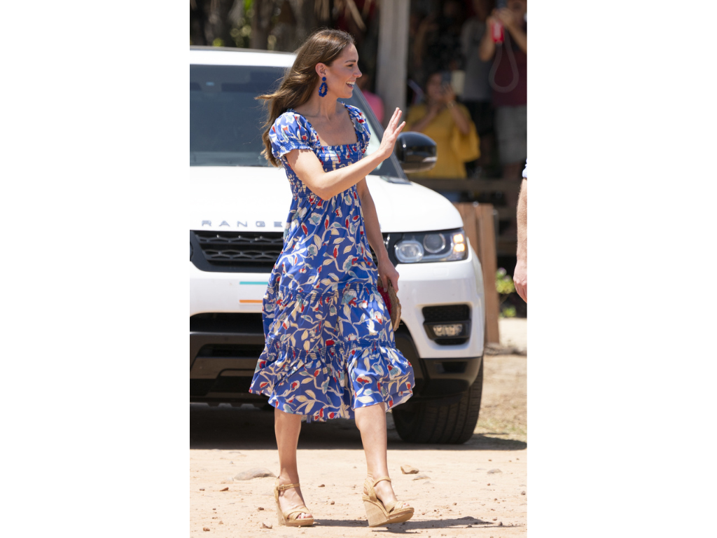 Su próximo destino fue Belice y visitó Hopkins, una de las costas caribeñas garífunas, con un look totalmente de verano y fresco de la marca Tory Burch.