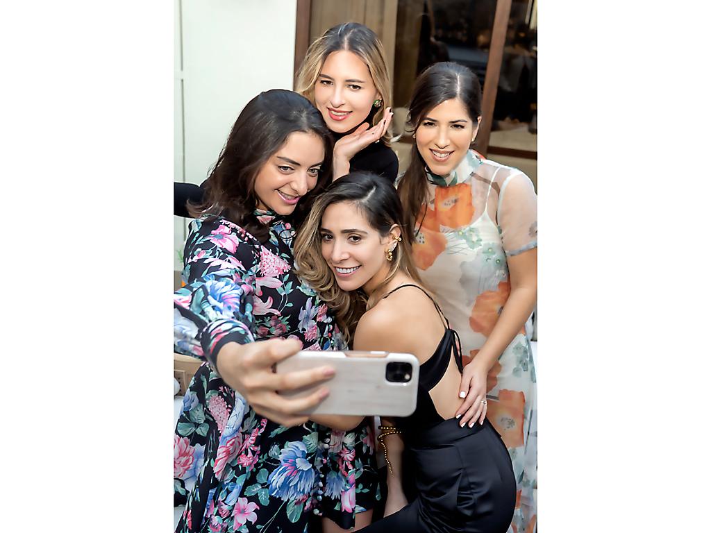 Rebecca Rosenthal, Tania Vitanza, Adela Castillo y Stephanie Vitanza.