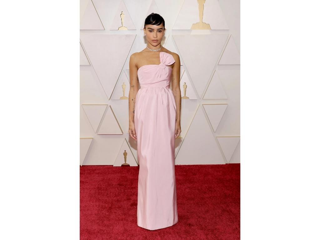 Zoë Kravitz vistiendo Saint Laurent