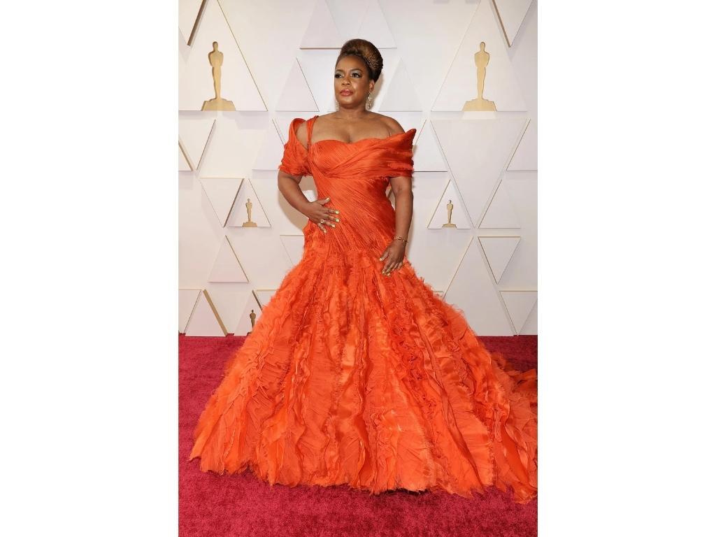 Aunjanue Ellis en Versace