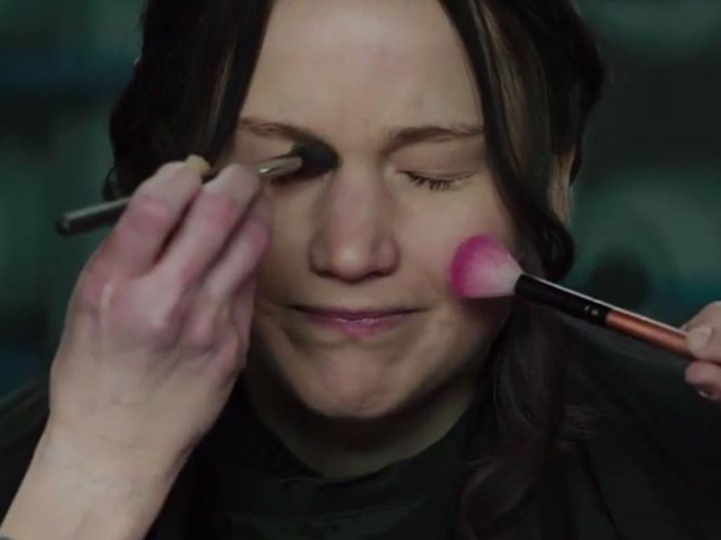 Mientras se encontraban en rodaje, hubo aproximadamente 35 make-up artist para dejar perfectos a todo el reparto.