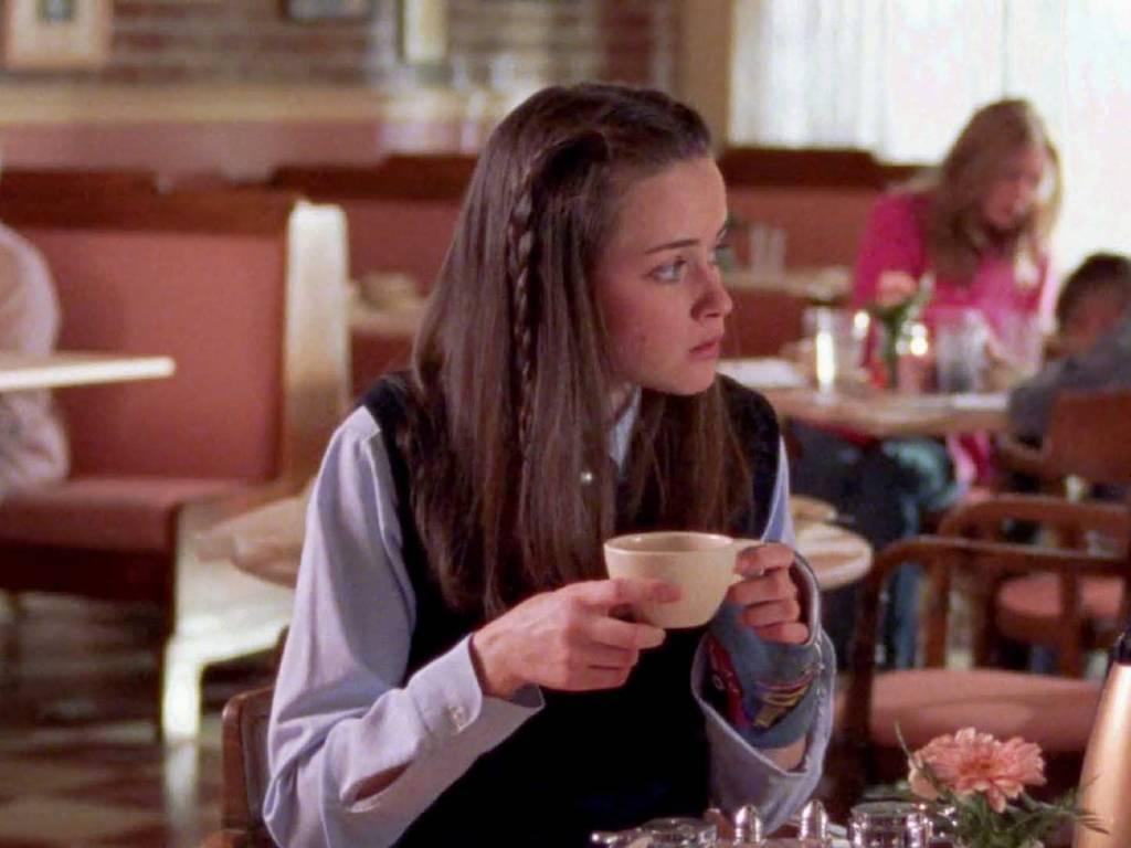 ¡Ojo! Seguramente voy a decepcionar a los amantes del café, pero realmente en las tazas de Rory nunca hubo café, sino gaseosa.