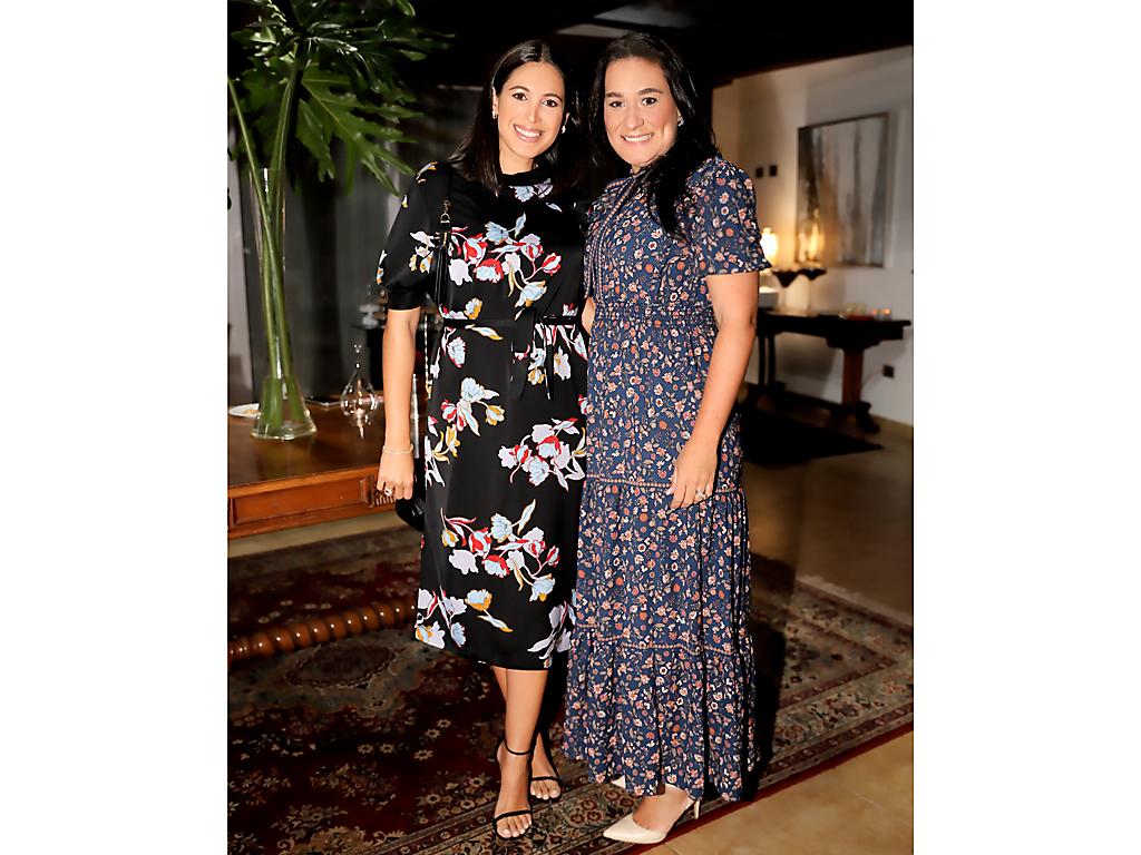Nicole y Karina Mourra