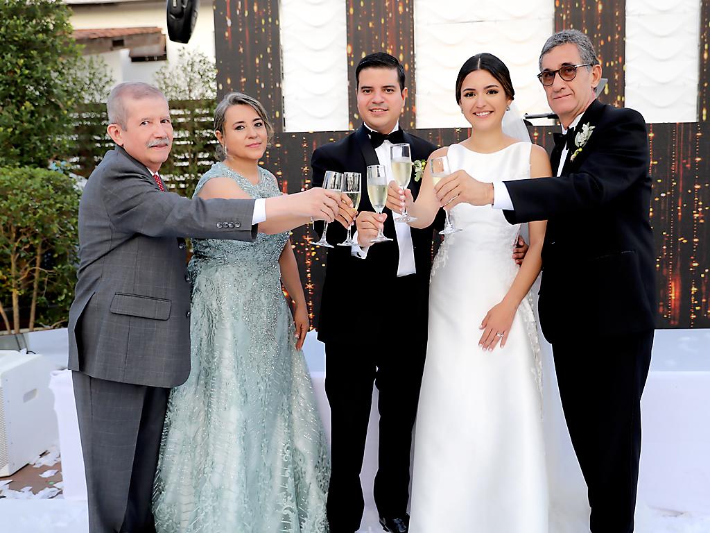 Rufino Zelaya, Doris Sierra, Carlos y Daniela Zelaya y Eduardo Rivera
