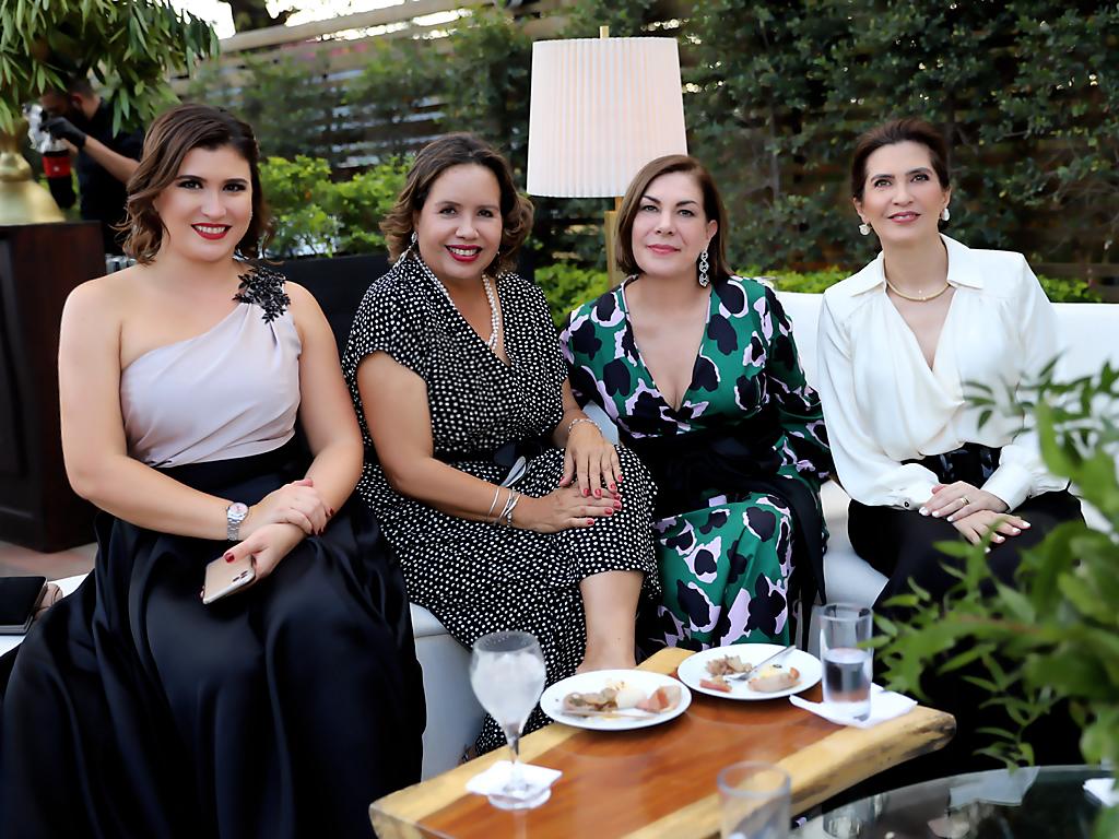 Tatiana Oliva, Patty Pizarro, Melanie Rice y Aida Lara