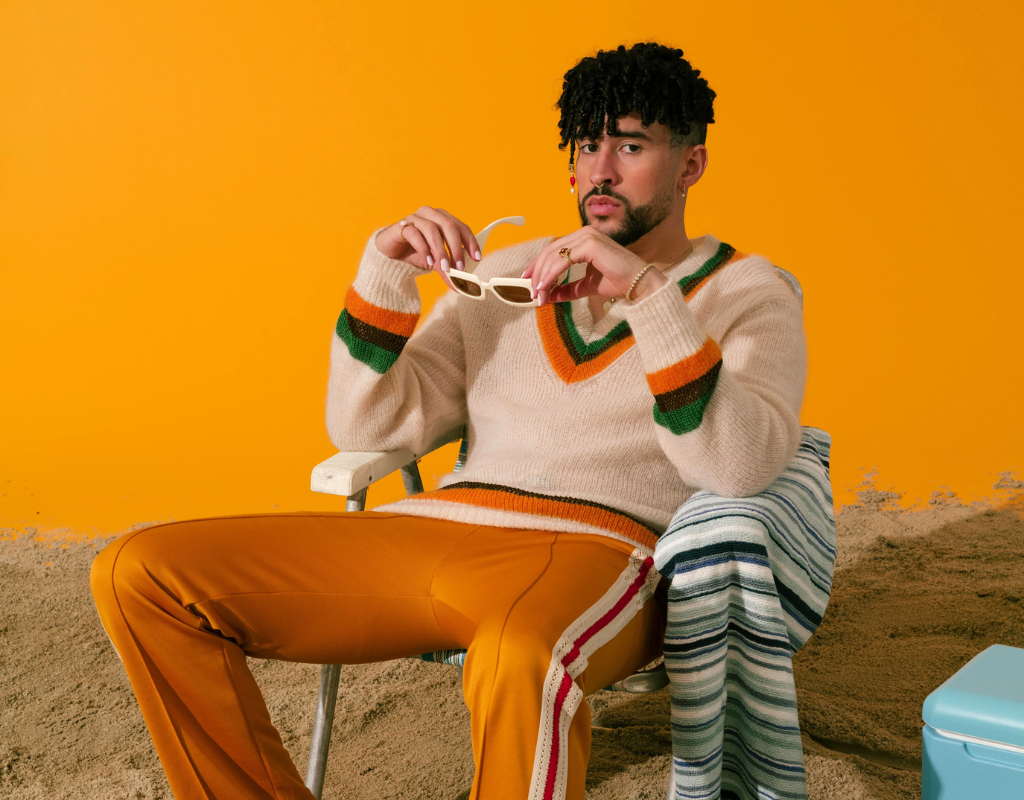 <b>Bad Bunny lanza “Un Verano sin Ti”</b>Bad Bunny dominó las listas de reproducción este año con “Un Verano Sin Ti”, el cual está nominado a Álbum del Año en los Premios Grammy 2023. Gracias a este disco, Benito se coronó como el artista más escuchado del año mundialmente, por tercer año consecutivo. Tití me preguntó si tengo muchas novia’, muchas novia’...