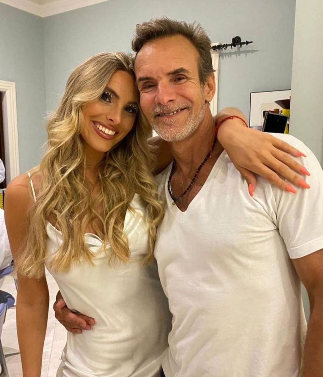 <b>Lele Pons</b>La influencer y sobrina de Chayanne creció con padres divorciados, ya que descubrió que su padre era gay. Al principio para ella fue un shock total, no obstante, eso la motivó a informarse más sobre el tema. 