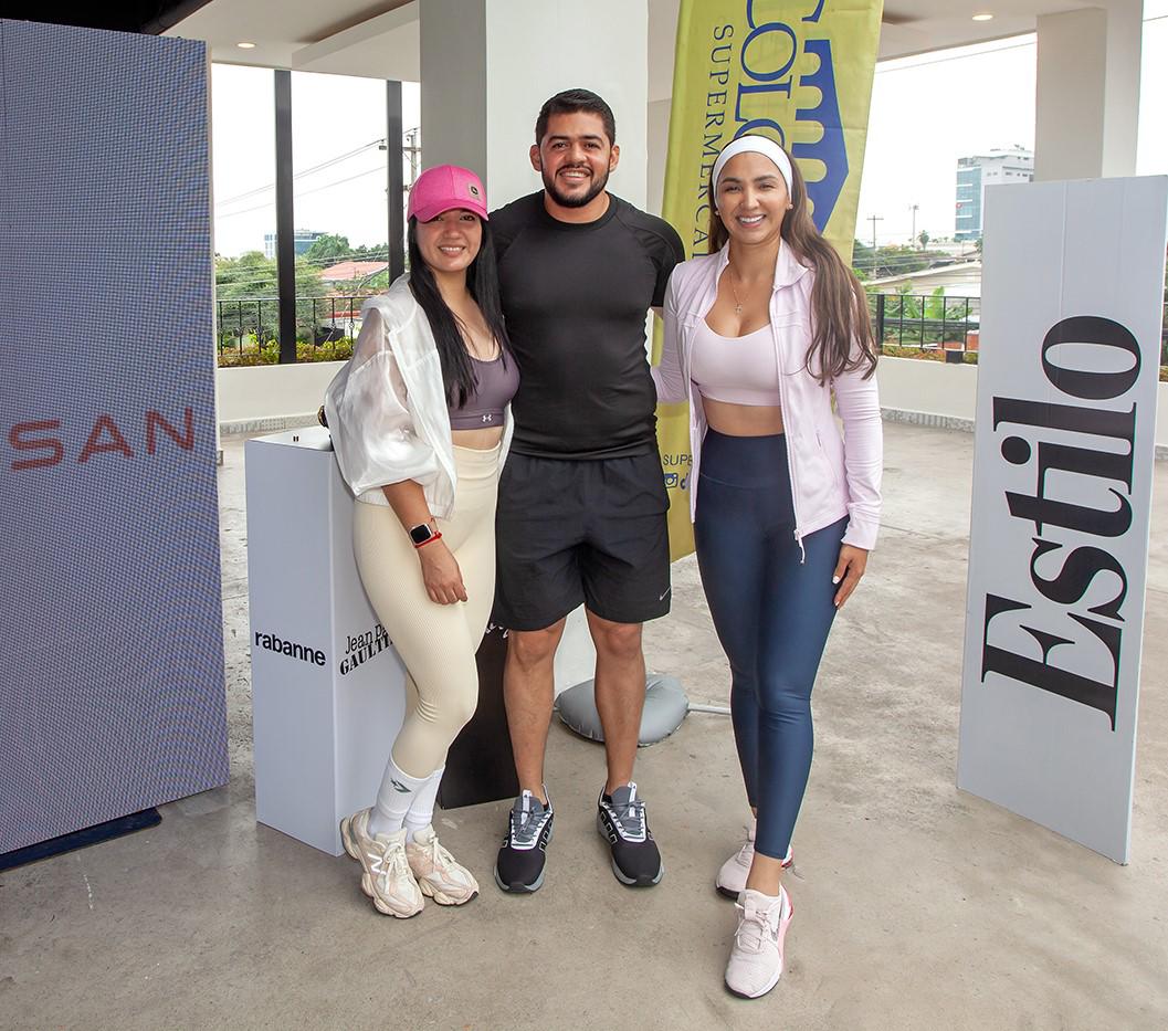 Ride in Pink por Nissan y Estilo