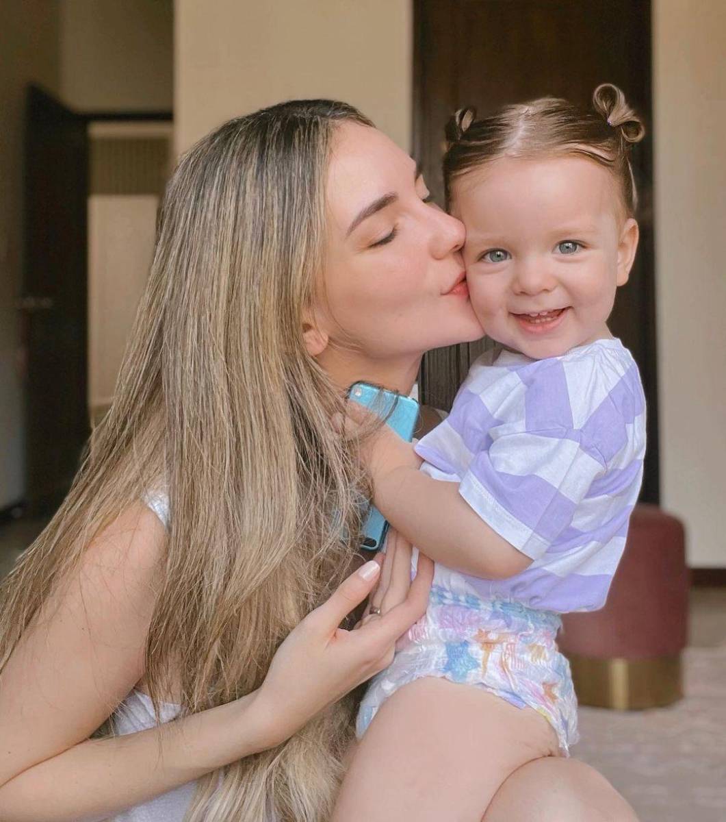 Miss Guatemala expreso: “Ser una de las madres en esta edición de Miss Universo representa el verdadero empoderamiento femenino. Significa para mí demostrar la fortaleza que como mujeres nos caracteriza, pero sobre todas las cosas simboliza superación independientemente de cual sea tu condición de vida.“
