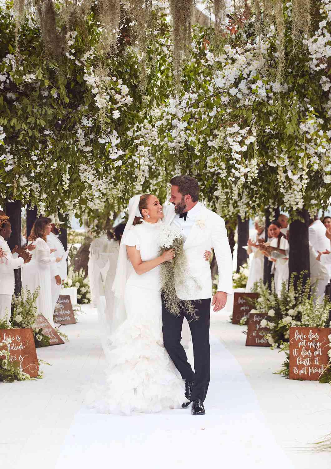 Los novios se casaron oficialmente en una romántica ceremonia en Georgia en 2022, después de una fugas boda en Las Vegas.