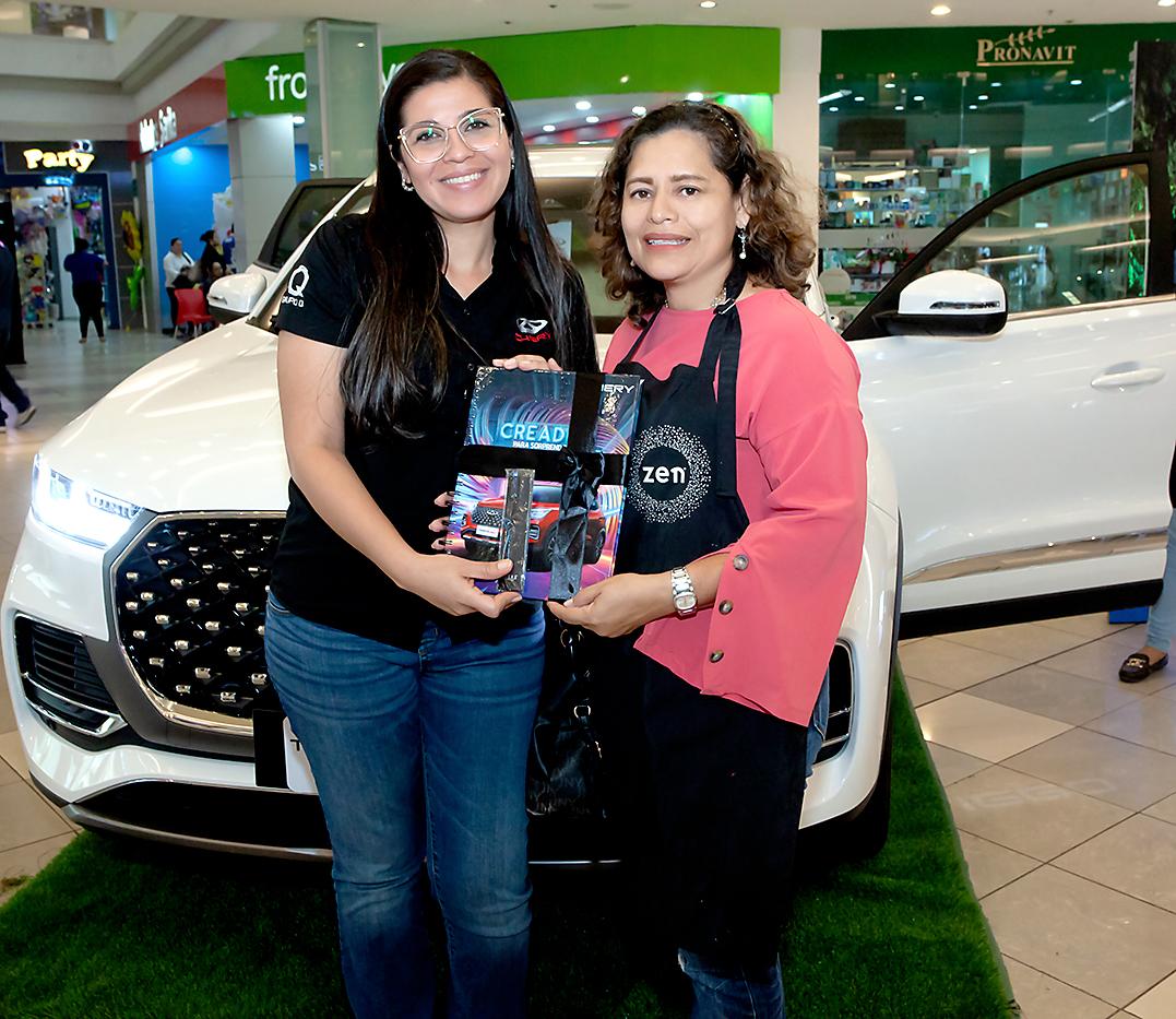 Cindy Roció y Amalia Alachán.