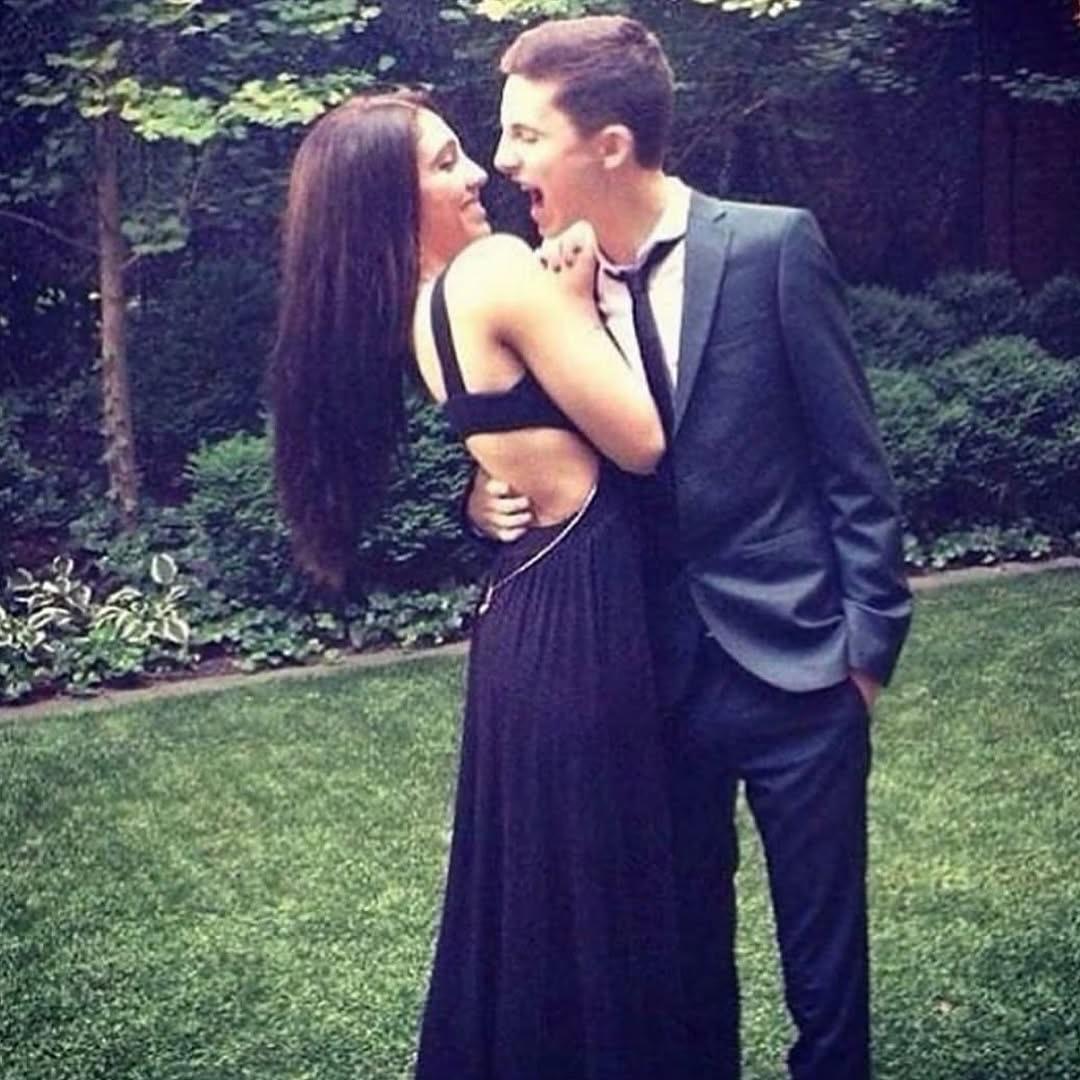 En 2021, León habló sobre su tiempo juntos en una entrevista con Vanity Fair: “Lo respeto mucho. Mi primer novio”.