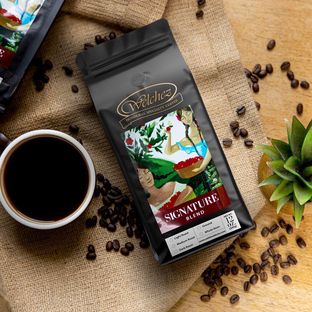  Welchez Café es una elegante y placentera cafetería, ideal para tener una agradable tarde con tus amigas o tu mamá en ese lugar. Puedes degustar de deliciosas bebidas y un espectacular café. También podrás tomarte muchas fotos y postearlas en tus redes sociales. El lugar está ubicado en Bo. Río de Piedras, 3 calles, 21 avenida SO. Sigue su Instagram @welchezcafe.