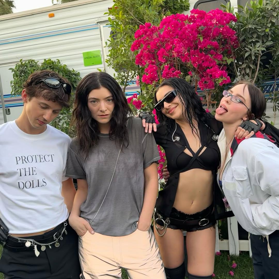 Charli XCX enciende Coachella con Billie Eilish, Lorde y Troye Sivan como invitados
