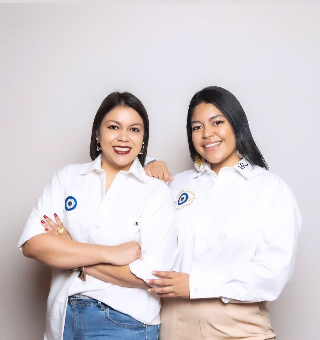<u><b><a rel="nofollow noopener noreferrer" href="https://www.instagram.com/boro.hn/" target="_blank">Boro</a></b></u> es una distinguida marca hondureña especializada en la creación de bordados lineales que transforman imágenes o fotografías en prendas como button shirts, t-shirts, tops y hoodies. Cada prenda se convierte en una obra de arte única, fusionando la artesanía del bordado con la expresión visual, permitiendo a quienes visten Boro llevar consigo una narrativa visual en cada detalle. 