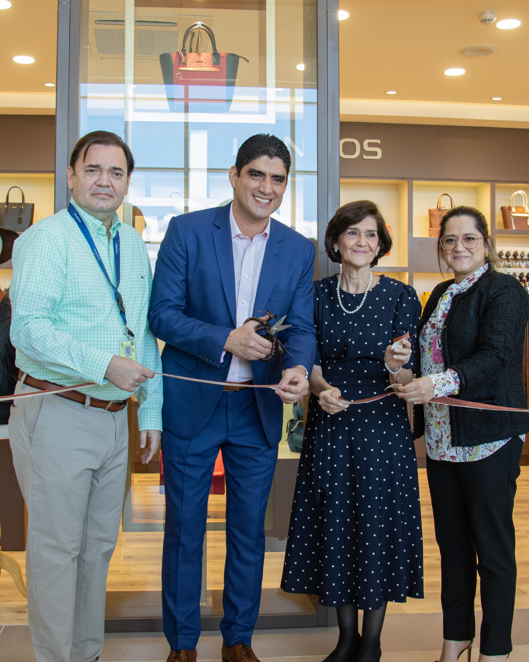 Danilos inaugura nueva tienda en Aeropuerto Internacional de Palmerola