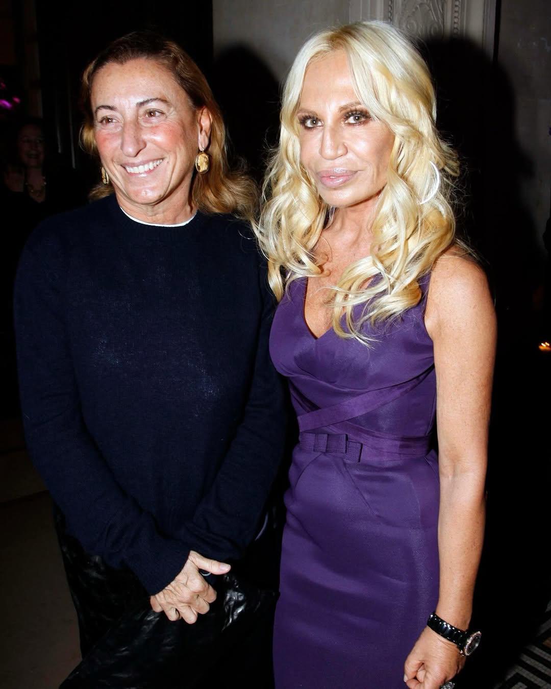 Prada compra Versace por 1,25 mil millones de euros