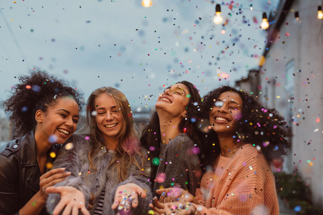 <b>Celebra los logros</b>Cada pequeño logro en la lucha contra el cáncer de mama es motivo para celebrar. Celebra junto con tu ser querido sus victorias, ya sean grandes o pequeñas.