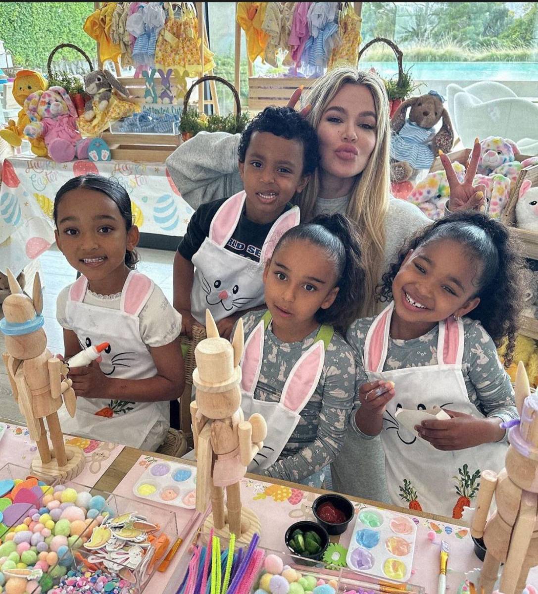 Las Kardashian celebraron la Pascua de una manera verdaderamente divertida y llena de estilo. 