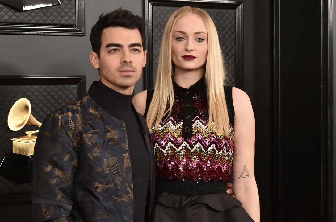 <b>Sophie Turner y Joe Jonas</b>Sophie y Joe revelaron que se separarían luego de cuatro años de matrimonio en un comunicado en Instagram. “Hay muchas narrativas especulativas sobre por qué, pero realmente esta es una decisión unida y esperamos sinceramente que todos puedan respetar nuestros deseos de privacidad para nosotros y nuestras hijas”, manifestaron. 