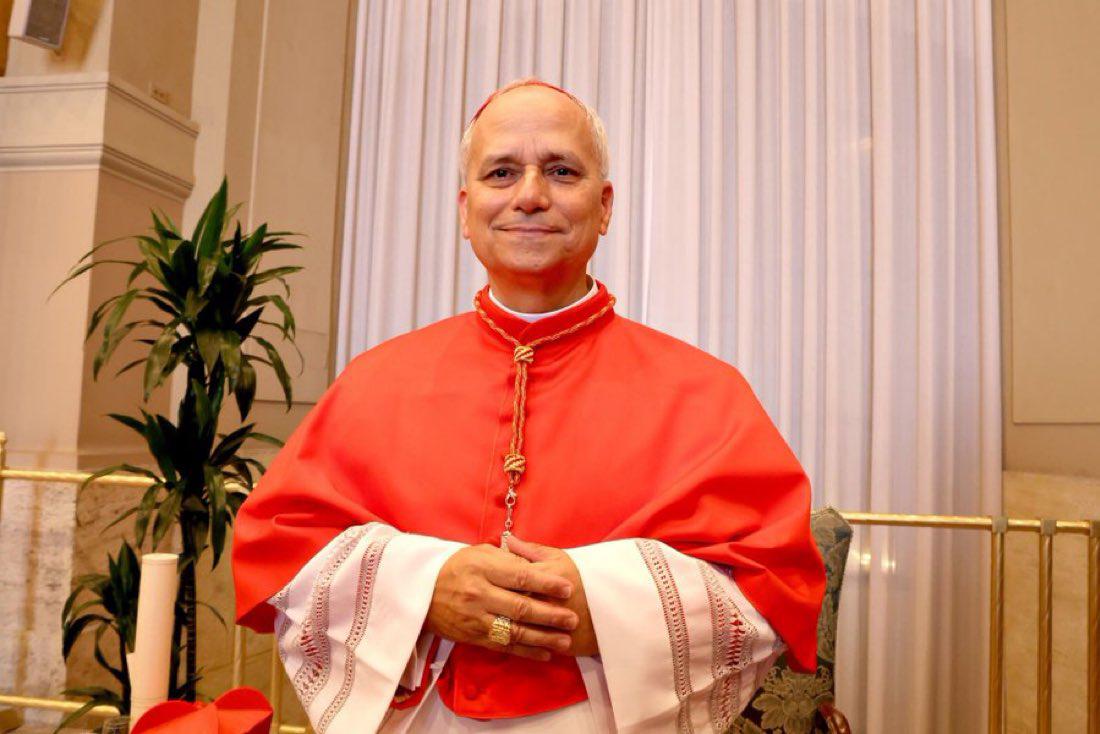En 1985, fue enviado como misionero a Perú, donde desempeñó diversas funciones pastorales y formativas. Volvió al país latinoamericano en 1988, y dirigió el seminario agustiniano de Trujillo por más de diez años.