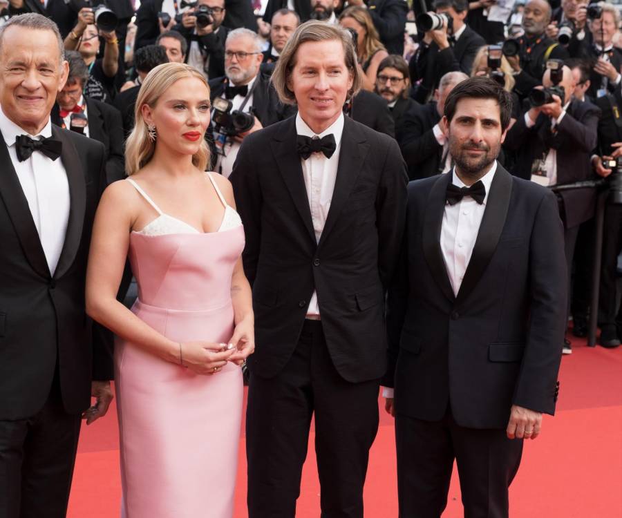 Así lucieron las estrellas en el estreno mundial de Asteroid City en Cannes, dirigida por Wes Anderson.
