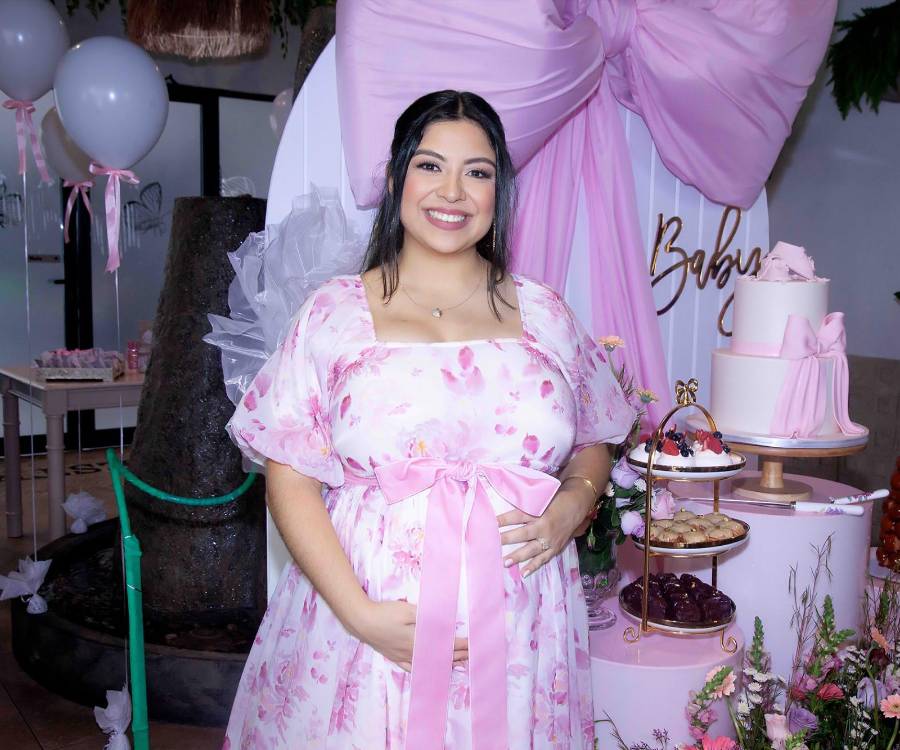 Una atmósfera de alegría, ternura y gratitud envolvió la mañana en la que familiares y amigas cercanas se reunieron en el restaurante Silvestre para celebrar la dulce espera de Eliana Sofía, la hija que muy pronto llegará para llenar de luz el hogar de Víctor Valdés y Jackeline Ivonne del Arca. El especial encuentro, organizado por las abuelas, tías y primas, fue una cálida antesala al nacimiento de la nueva integrante de la familia, previsto para principios de febrero.