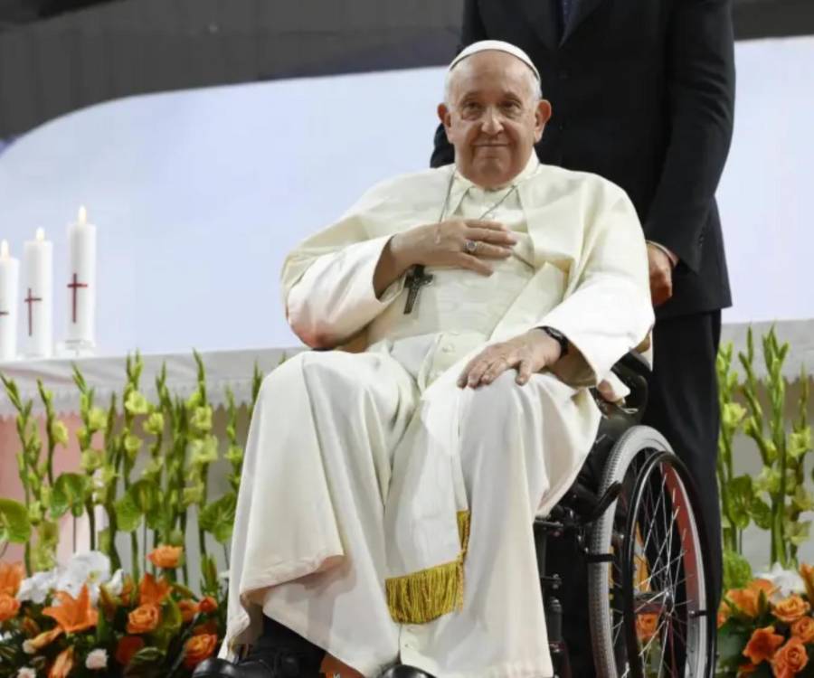 La muerte del Papa Francisco ha resonado más allá de los muros del Vaticano, provocando una oleada de mensajes de condolencia desde todas las esquinas del mundo. Líderes políticos, jefes de Estado y figuras influyentes han alzado la voz para rendir homenaje a un pontífice que trascendió las fronteras del catolicismo y se convirtió en un símbolo global de compasión, justicia social y diálogo. Con palabras cargadas de respeto y admiración, los mensajes coinciden en reconocer el legado de un hombre que predicó con el ejemplo, y cuya partida deja un vacío difícil de llenar en el escenario espiritual y diplomático del siglo XXI.