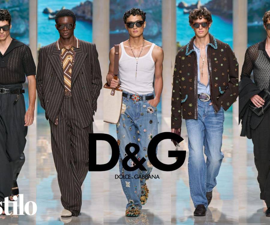 “Vacanze Siciliane”, o vacaciones sicilianas, es el título elegido por Dolce &amp; Gabbana para la nueva colección masculina de primavera de 2027. La casa de moda italiana seleccionó la isla como escenario para su <i>runway show</i> por su cultura y su extraordinario patrimonio artesanal, que lleva casi cuarenta años siendo fuente de inspiración para Domenico Dolce y Stefano Gabbana.