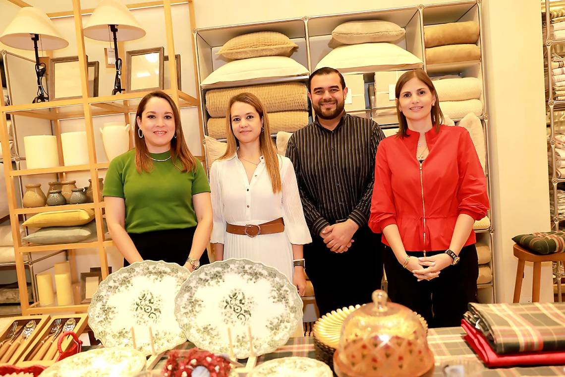 Paola Mendizabal, Alejandra Zavala, Raúl Bonilla y Pamela Cruz.