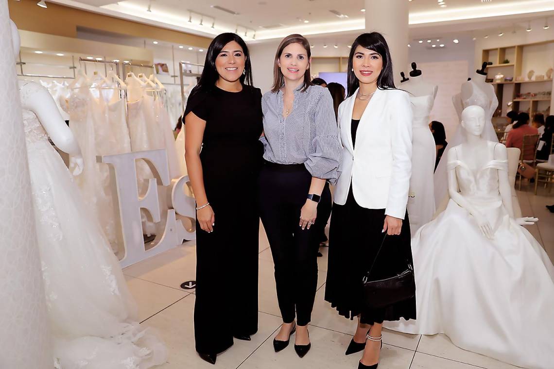 Marcia Lagos, Pamela Cruz y Andrea Lagos.