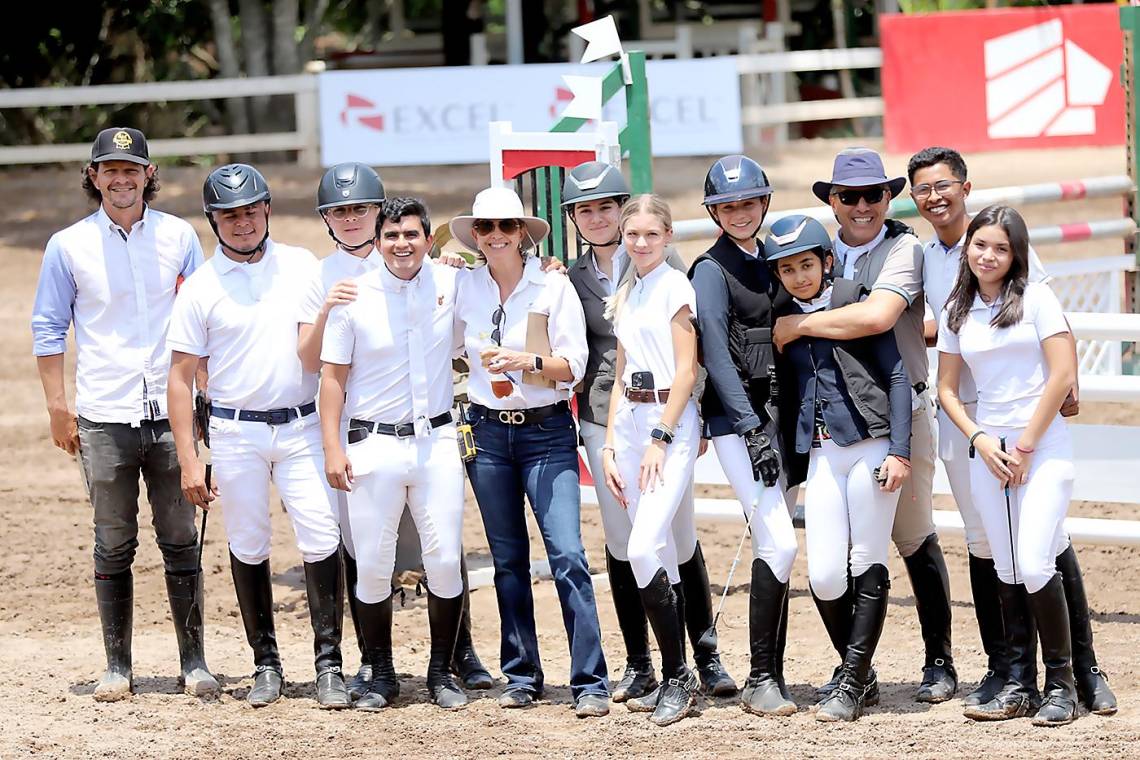 Jinetes y amazonas de Honduras participaron de dos días de competencia en Club Ecuestre <i>la Herradura</i>, durante la Copa BAC Credomatic.Equipo de La Herradura Víctor Wolf , Elmer Murillo, Jordán Reyes, Víctor Trejo, Karen Atala, Camille Guillen, Allie Carrette, Olivia Cosenza, Emerson Licona, Ivana Guillén, Gonzalo Gamboa e Isabella Mourra