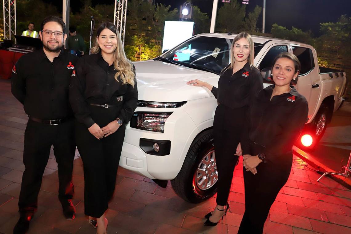 Excel, junto a su marca Mitsubishi, anunciaron con orgullo que la totalmente nueva Mitsubishi L200 ha obtenido la calificación de cinco estrellas en seguridad por Latin NCAP. Este reconocimiento posiciona a la L200 como el primer pick-up en alcanzar este nivel de seguridad en el mercado, reafirmando el compromiso de Mitsubishi con la innovación y la protección de sus usuarios. Durante el evento de presentación, se realizó una prueba en vivo donde se demostró el desempeño del sistema de frenado autónomo y otras tecnologías de seguridad del vehículo.