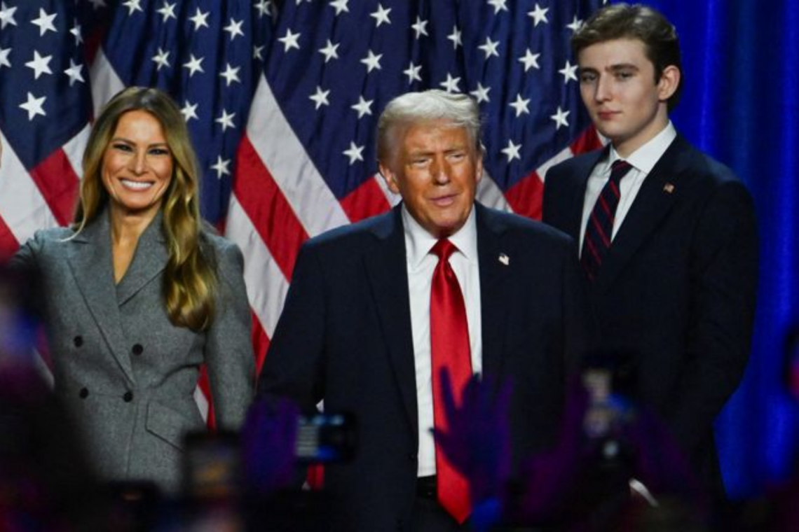 A pesar de crecer bajo el ojo público, Barron Trump ha mantenido su vida personal en privado. Con intereses únicos y una personalidad reservada, el hijo menor de Donald y Melania Trump destaca por su dominio de idiomas, amor por el deporte y pasión por la tecnología. Aquí te presentamos 10 curiosidades sobre él y sus intereses.
