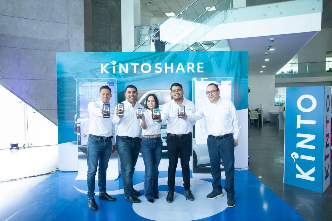 Grupo Flores, en un evento exclusivo celebrado en la Sala de Ventas de Toyota en San Pedro Sula, lanzó oficialmente KINTO Share, su innovadora aplicación móvil para el alquiler de vehículos Toyota. Diseñada para revolucionar la experiencia de movilidad en Honduras, esta herramienta ofrece una solución flexible, rápida y confiable, poniendo a los usuarios en control absoluto de sus traslados.