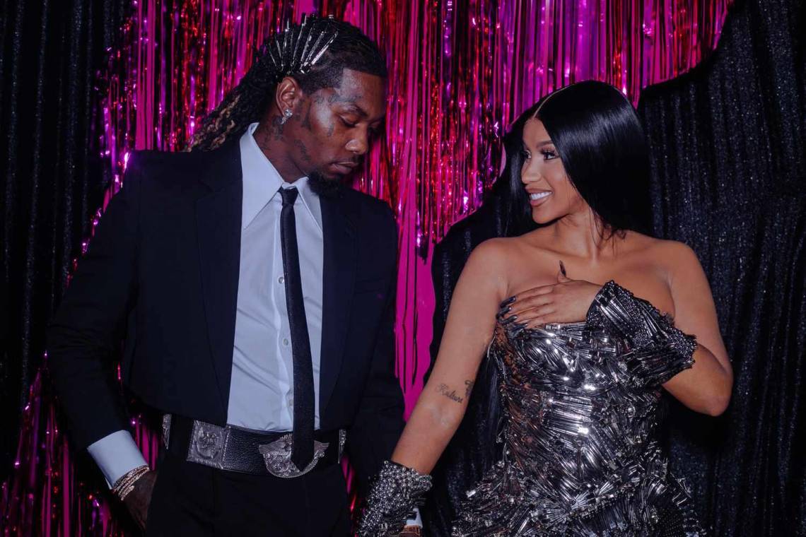 Cardi B acusa a Offset y su madre de robo