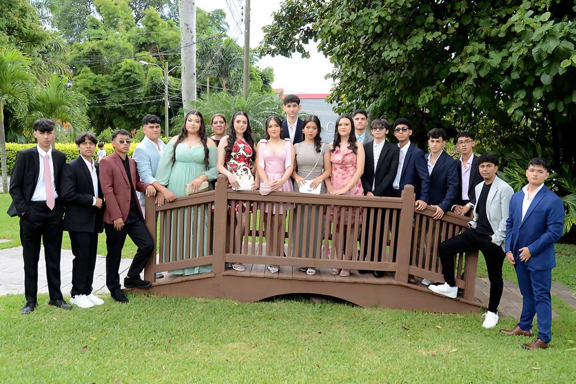 El restaurante La Cuisinette fue el escenario perfecto para que los seniors 2024 de Happy Summer School se reunieran y celebraran como compañeros en una de sus últimas actividades juntos, compartiendo risas, recuerdos y la emoción de estar a un paso de cerrar una etapa inolvidable.