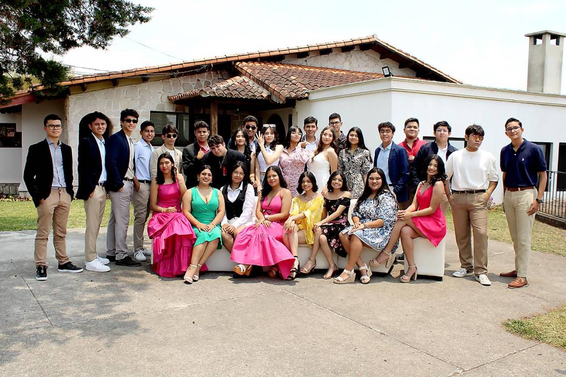 Esa mañana., los 26 senior 2023 de la Metropolitan School realizaron su tradicional brunch previo a su graduación de último año. Los jóvenes, que este año tienen por lema “The time is now”, se acomodaron en el área el Mirador del Hatillo, donde disfrutaron de las sorpresas de ese inolvidable día donde los recuerdos y muchas selfies formaron parte de la celebración.