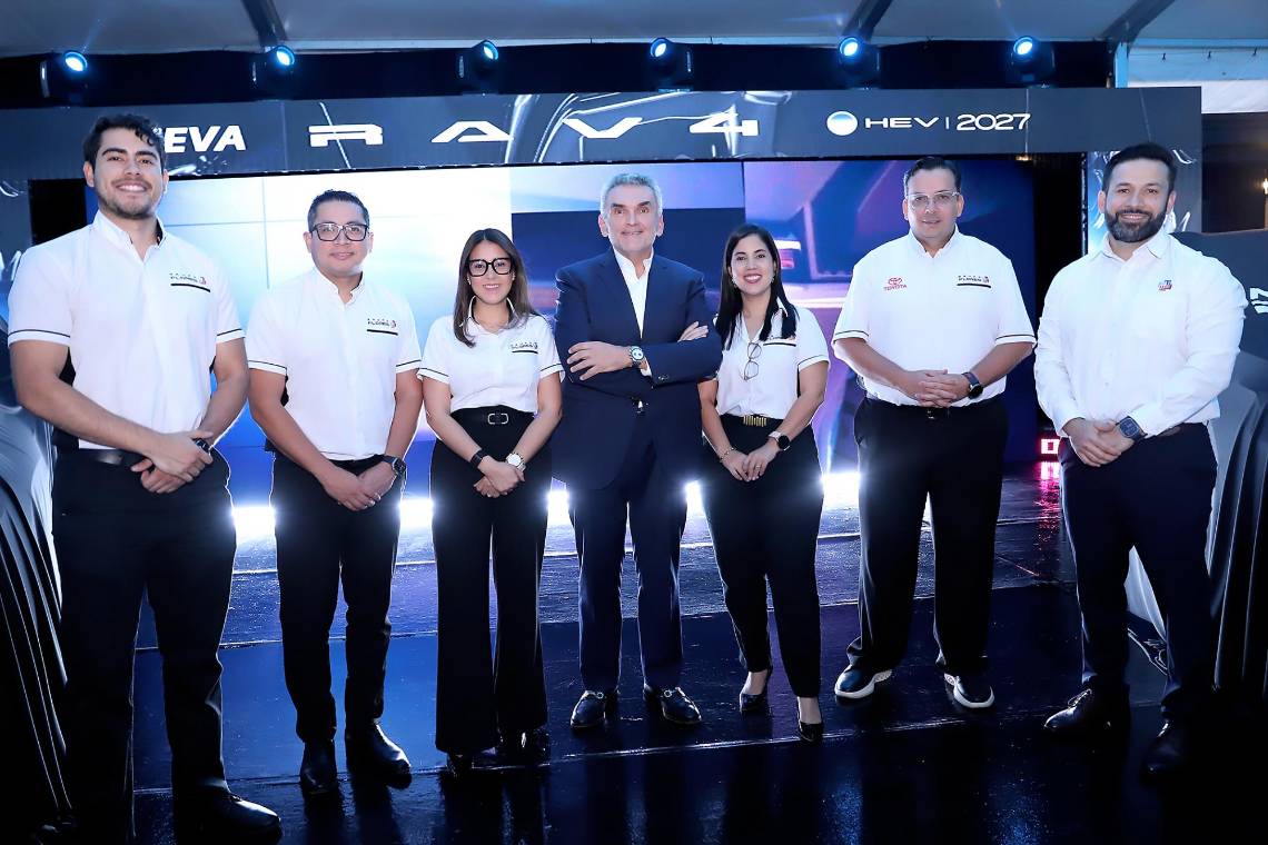 Grupo Flores presentó el nuevo Toyota RAV4 Híbrido 2027